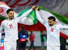 Seleção iraniana da Copa do Mundo chega ao México em meio a disputa de vistos dos EUA