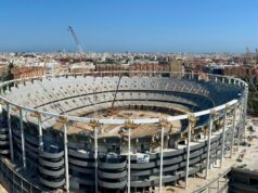 A bandeira de Valência e da Comunidade Valenciana já está hasteada no ‘topo’ de Nou Mestalla