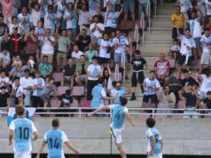 Compos coloca pé e meio na Segunda RFEF ao vencer o Badalona por 3-0