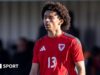 Jayden Lienou: País de Gales convoca lateral-esquerdo do Leeds United