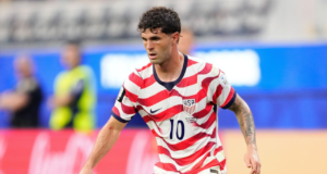 Christian Pulisic ‘permanece positivo’ após substituição preventiva no intervalo
