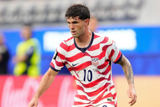 Christian Pulisic ‘permanece positivo’ após substituição preventiva no intervalo