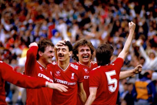 Lenda do Liverpool, Dalglish está em tratamento para câncer