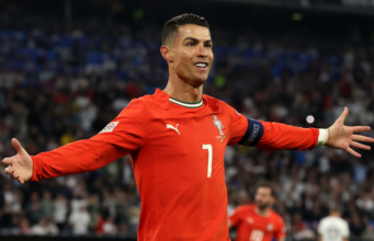 “Os números servem de argumento para Cristiano Ronaldo. Ele não está na seleção pelo que é, mas porque a sua forma atual sempre o vale a pena’ Roberto Martinez na seleção do ícone português para a Copa do Mundo