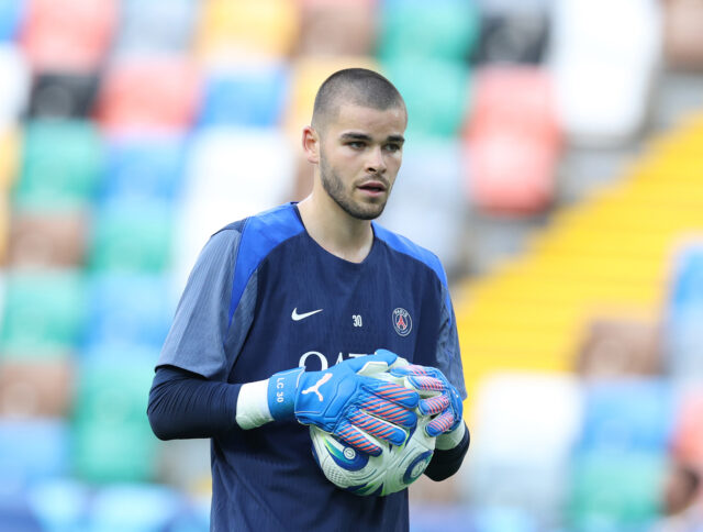 Lucas-Chevalier-training-PSG-vs-Tottenham-Super-Cup-2025.jpg