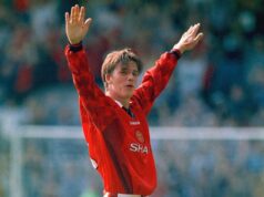 ‘Assim que ele acerta, você pensa: ‘Isso vai ser por pouco”, lembra Neil Sullivan sobre ter sido derrotado no meio-campo por um jovem David Beckham, 30 anos atrás