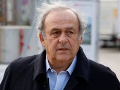 Platini chove no desfile de Infantino na Copa do Mundo e abre queixa criminal nos tribunais franceses