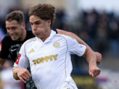 Rokas Pukstas está relacionado com uma possível transferência para o Hull City, na Premier League