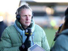 Stuart Pearce pede que a estrela do Arsenal faça mais porque pode