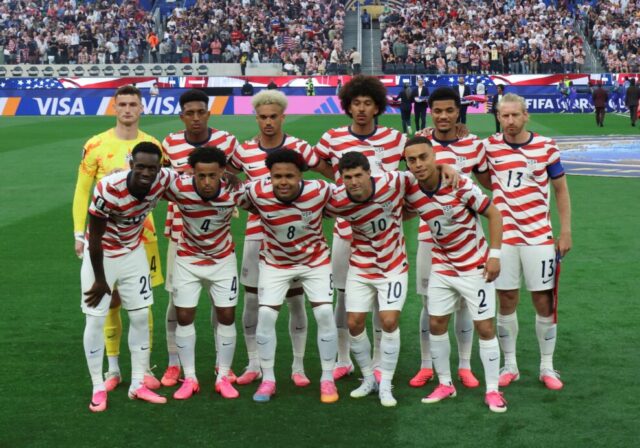 USMNT-XI-vs-Paraguay-World-Cup-989x692.jpg