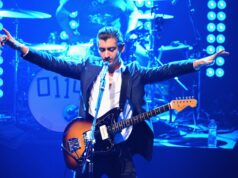 A ITV incluiu o clássico ovo de páscoa do Arctic Monkeys em sua cobertura Suíça x Catar
