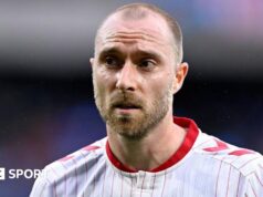 Christian Eriksen ‘de bom humor’ após queda, diz médico da seleção dinamarquesa