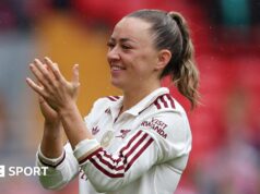 Katie McCabe: Qualquer equipe ficaria feliz em liderar a República da Irlanda, diz Carla Ward