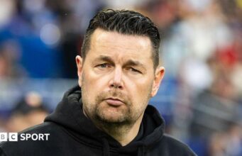 Pierre Sage: Crystal Palace está mais perto de nomear o francês como novo chefe