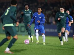Times da Premier League estão perseguindo o jovem de 18 anos do Chelsea