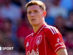 Elliot Anderson: O Manchester City teve uma oferta inicial rejeitada pelo Nottingham Forest