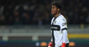 Aston Villa pronto para substituir lenda do clube por estrela da Série A