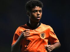 O jovem do Barcelona foi convocado para os treinos do time principal enquanto Flick se prepara para a nova campanha