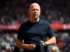 Arne Slote oferecido ao Milan após demissão do Liverpool