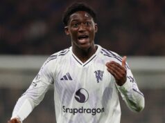 Man Utd negocia para contratar meio-campista de £ 100 milhões