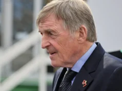 Sir Kenny Dalglish diagnosticou seu câncer por acidente