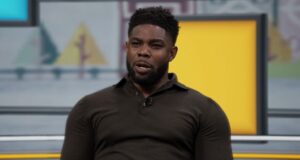 Micah Richards expressa preocupação com o estilo de Saka na Copa do Mundo da Inglaterra