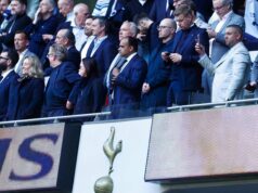 Lucas Chevalier pode ignorar ofertas de altos salários para ingressar no Tottenham neste verão