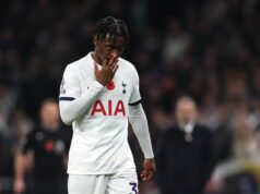 A Juventus está interessada no destino de Udogie no Tottenham e por que ele poderia favorecer tanto?