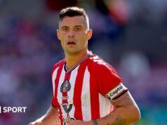 Granit Xhaka: Capitão do Sunderland permanecerá no clube apesar do interesse do Chelsea