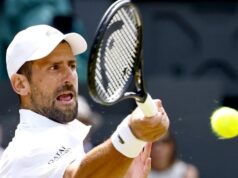 Djokovic iguala Federer e avança em Wimbledon