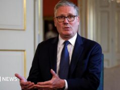 Keir Starmer interveio em uma discussão durante o pontapé inicial entre México e Inglaterra