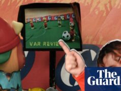 Se o VAR deveria ajudar, por que tantos fãs de futebol o odeiam? – vídeo | Árbitros assistentes de vídeo (VAR)