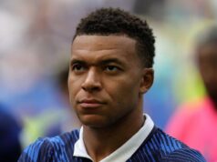 Dobro de Mbappé, que já é o artilheiro histórico acima de Messi