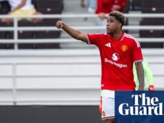 Manchester United estreia com nova contratação, Andrey Santos, na derrota na pré-temporada para o Wrexham | Manchester United