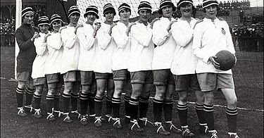 375px-1921_Dick252C_Kerr2527s_Ladies.jpg