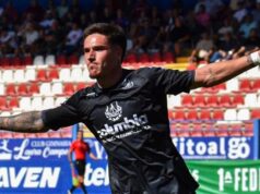 Víctor Mingo está a um passo de Oviedo e embora esteja emprestado, o Real Zaragoza não reabriu esse caminho