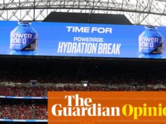 FIFA une o mundo – irritada com as pausas para hidratação (também conhecidas como pausas comerciais) | Campeonato Mundial de 2026