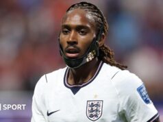 México x Inglaterra: Djed Spence, da Inglaterra, reclama de problemas musculares antes da partida das oitavas de final da Copa do Mundo