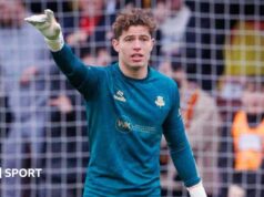 Josh Clarke: Doncaster Rovers contrata o goleiro Partick Thistle