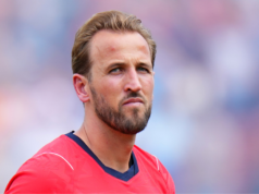 Harry Kane revelou que jogou golfe com Donald Trump, dias depois de o presidente dos EUA elogiar o atacante inglês
