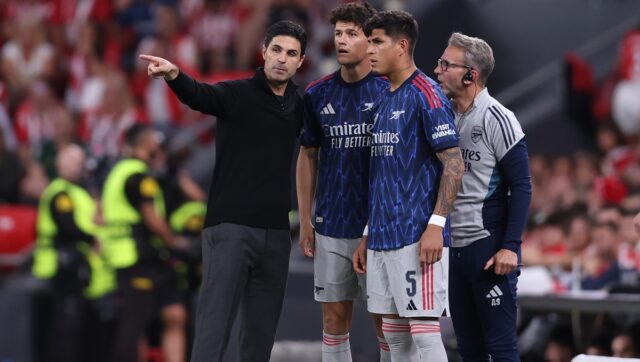 Arteta-with-Norgaard-and-Hincapie.jpg