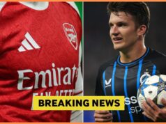 Christos Tzolis com o kit do Arsenal vazou