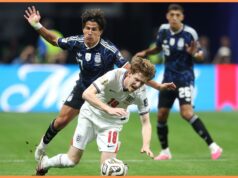 Árbitro golpeou durante a partida entre Inglaterra e Argentina