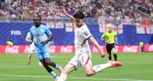 Gary Neville destaca a importância da estrela do Arsenal após o revés da Inglaterra