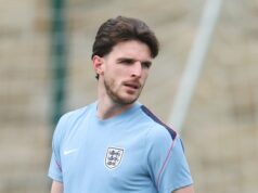 Declan Rice marca um belo gol de longa distância contra a França