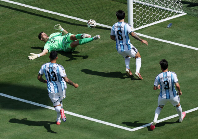 Emiliano-Martinez-save.jpg