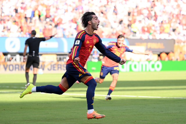 Ferran-Torres-celebrate.jpg