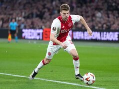 Frankfurt tenta entregar a porta a Anton Gaaei