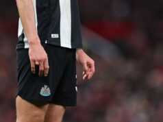 Por que Dan Burn tem nove dedos? A estranha lesão infantil do zagueiro da Inglaterra e do Newcastle foi revelada