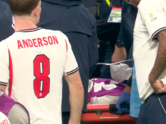 ‘Ele está com alguns problemas’ – Jordan Henderson, substituto não utilizado, saiu na maca após as comemorações pós-jogo da Inglaterra no México